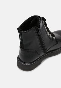 TOM TAILOR Botines con cordones - black