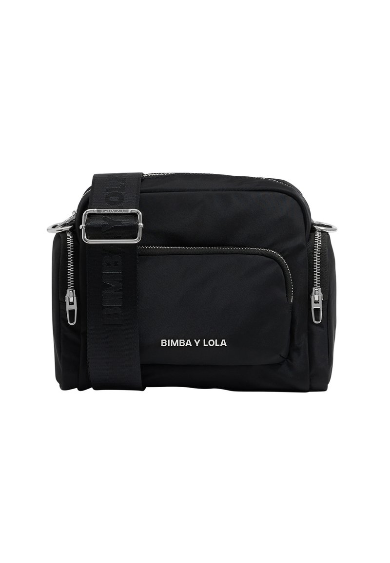 Borsa a spalla nera in nylon con zip argentate, tracolla regolabile, due tasche frontali e branding bianco "BIMBA Y LOLA" sulla parte anteriore.