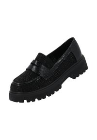 Mocassini neri slip-on con dettagli in pelle lucida, parte superiore perforata testurizzata e suola in gomma spessa. Presenta una fascia larga sopra il collo del piede.