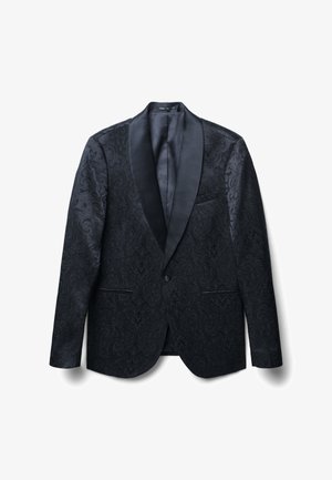 Schwarze Smokingjacke mit einem kunstvollen, geprägten Muster, satiniertem Schalkragen, einer einzigen Knopfverschluss und seitlichen Taschen. Glattes Textil.