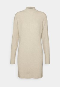 Beiges Strickkleid mit hohem Ausschnitt, langen Ärmeln, gerippter Textur und leicht lässiger Passform. Verfügt über seitliche Schlitze am Saum.