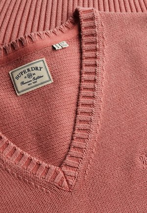 Superdry & Co, SUPERDRY WASHED V NECK JUMPER.. - Striktrøje - withered rose