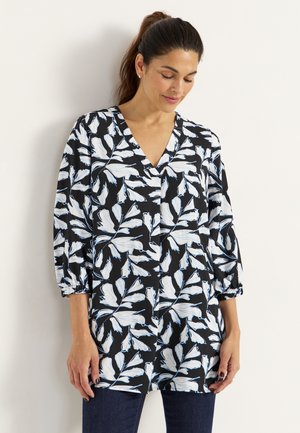 Schwarze Bluse mit weißem und hellblauem Blumenmuster, V-Ausschnitt und Dreiviertelärmeln mit elastischen Bündchen. Weicher Stoff. 