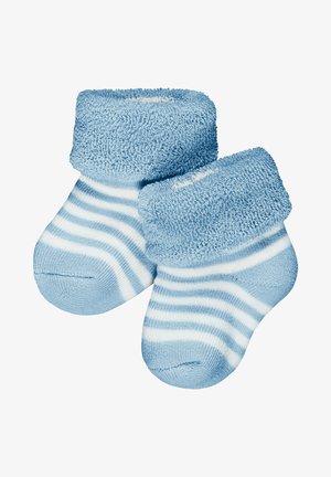 Blauwe gestreepte babysokken met een textuur, donzige boord. De stof heeft een mix van lichte en donkere blauwe strepen. Zacht en gezellig ontwerp.