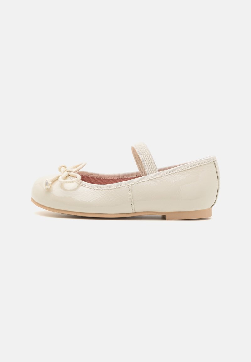 Pretty Ballerinas - HANNAH - Ankle strap ballet pumps - perla, Enlarge