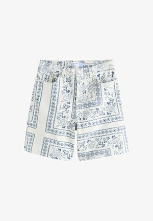 Fehér bermuda rövidnadrág kék virágos és geometriai bandana stílusú mintával, elülső zsebekkel.