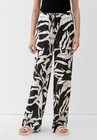 s.Oliver MIT CRÊPE STRUKTUR - Broek - schwarz