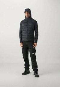 Jack Wolfskin ROUTEBURN PRO HYBRID - Õuejope - black