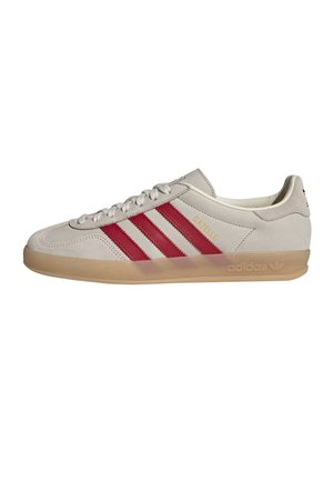 GAZELLE INDOOR - Baskets basses - cream white team victory red gum