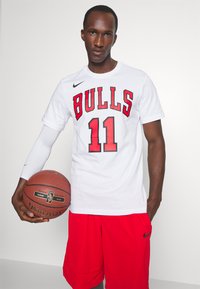 Nike Performance NBA DEMAR DEROZAN CHICAGO BULLS TEE - Klupska odjeća - white