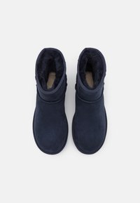UGG CLASSIC MINI II - Botas de inverno - starry night