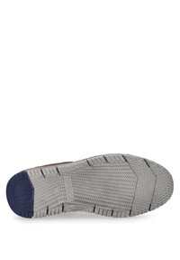 Šedá podešev boty s texturovaným gumovým povrchem, s modrým akcentem na patě. Obsahuje drážky pro přilnavost a trvanlivost.
