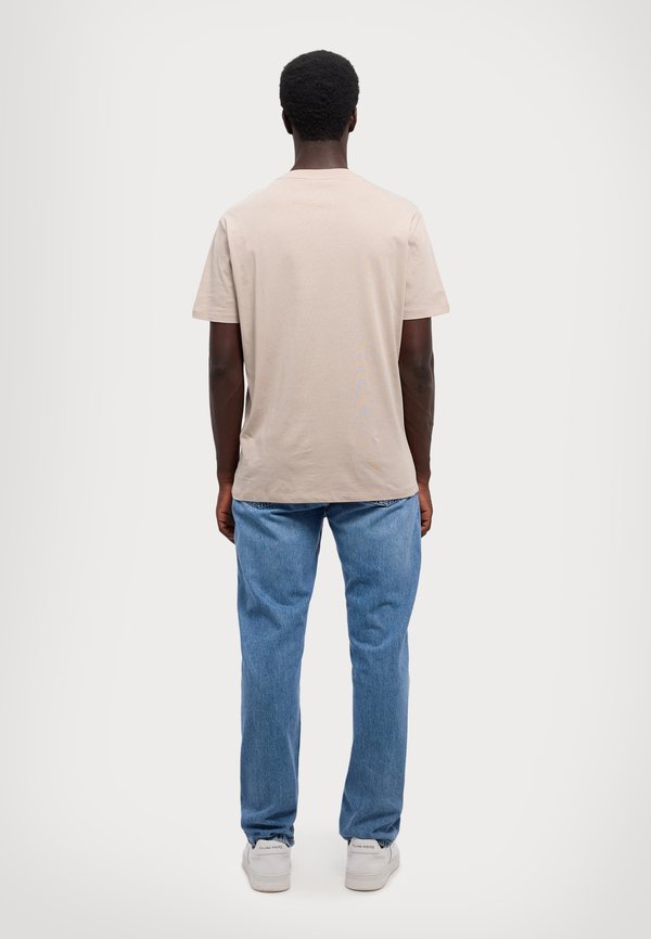 Basic T-shirt - string2