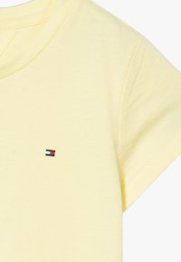 Tommy Hilfiger Jednoduché tričko - yellow