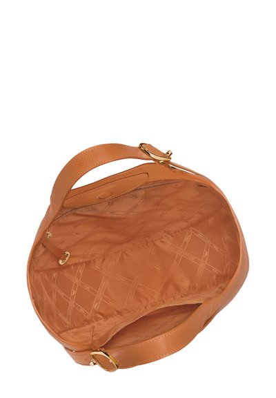 Braune Lederhandtasche mit runder Form, ausgestattet mit einer glatten Textur und goldenem Beschläge. Das Innere zeigt ein gemustertes Futter mit Logodetails.