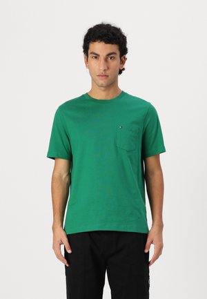 ESSENTIAL SOLID POCKET TEE - Basic T-shirt - nouveau green