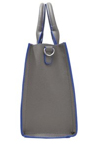 Sac à main gris avec des accents bleus, forme structurée, surface texturée, doubles poignées et un détail en métal argenté sur le dessus.