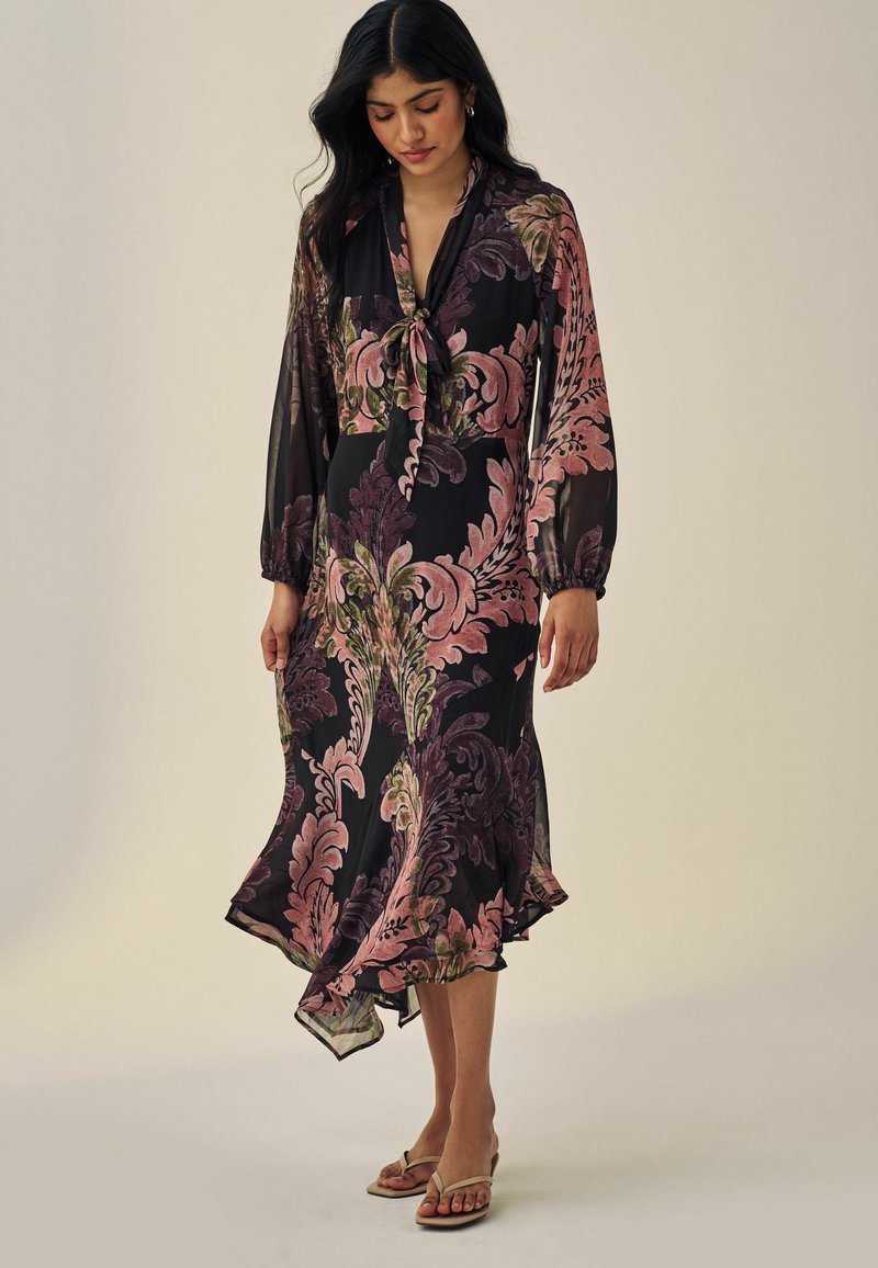 Next LONG SLEEVE NECK MIDI TALL -REGULAR FIT - Vestido informal - purple paisley print