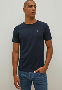Next 4 PACK - Basic póló - white  slate grey  blue  navy