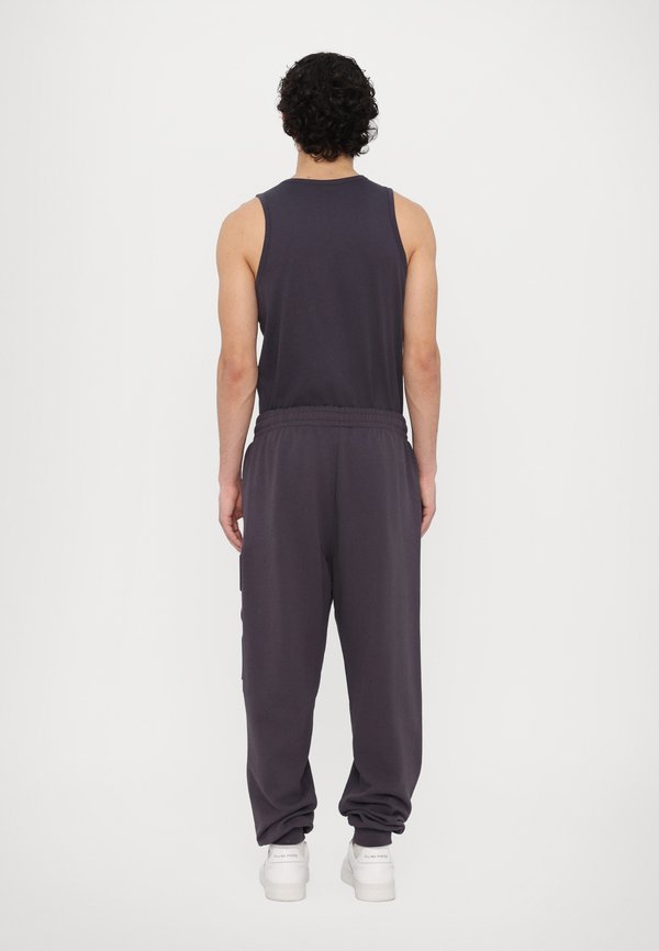 Tracksuit bottoms - periscope2