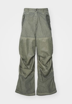 Light green wide-leg pants featuring two side pockets, a button closure, and a textured fabric with a subtle gradient effect.