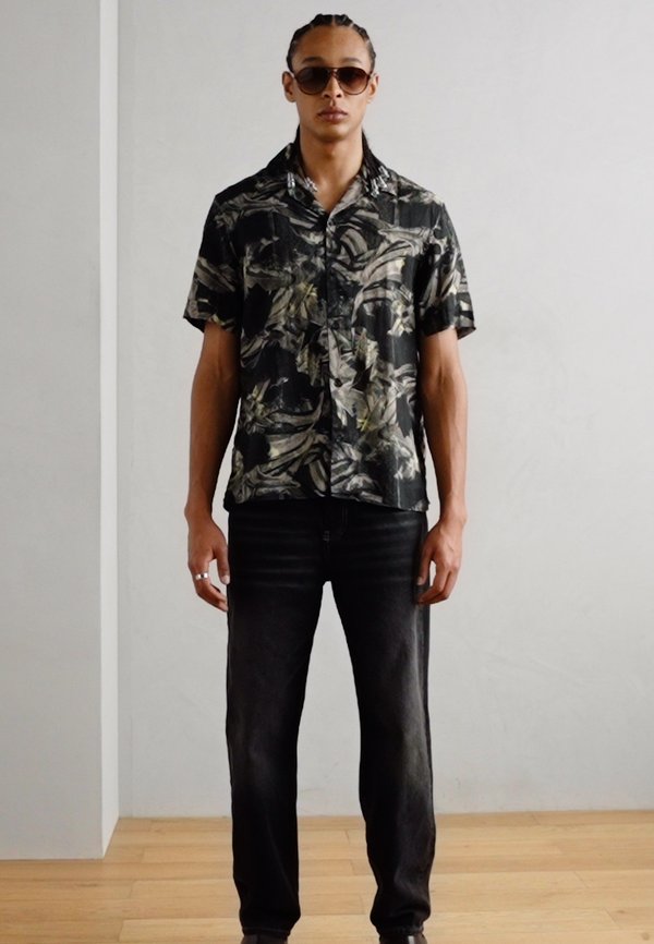 SHIRT HONOLULU RELAXED STRAIGHT FIT WITH LOGO BADGE - Shirt2