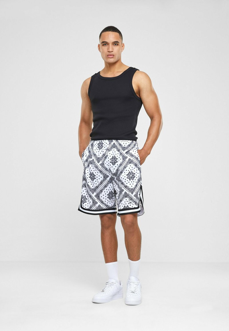 Karl Kani Shorts zwart
