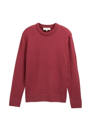 Rød strikket sweater med rund hals, lange ærmer, ribbede manchetter og kant. Teksturen er glat og jævn, uden synlige mønstre.