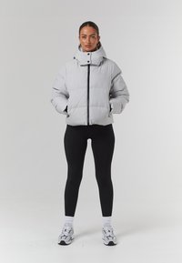 CLOSURE London - Kurtka zimowa