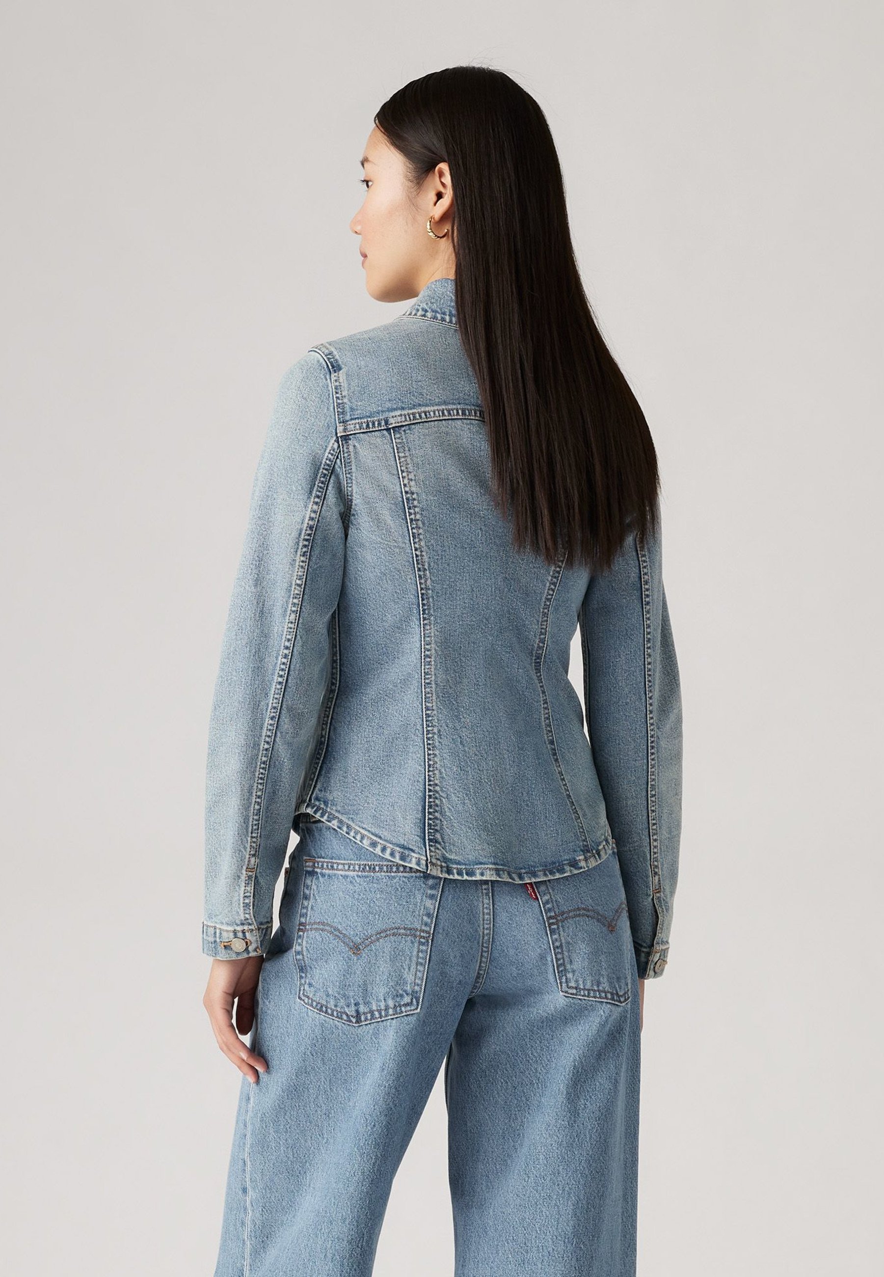 Levi's® TAILORED SLIM TRUCKER - Denim jacket - hang on to
