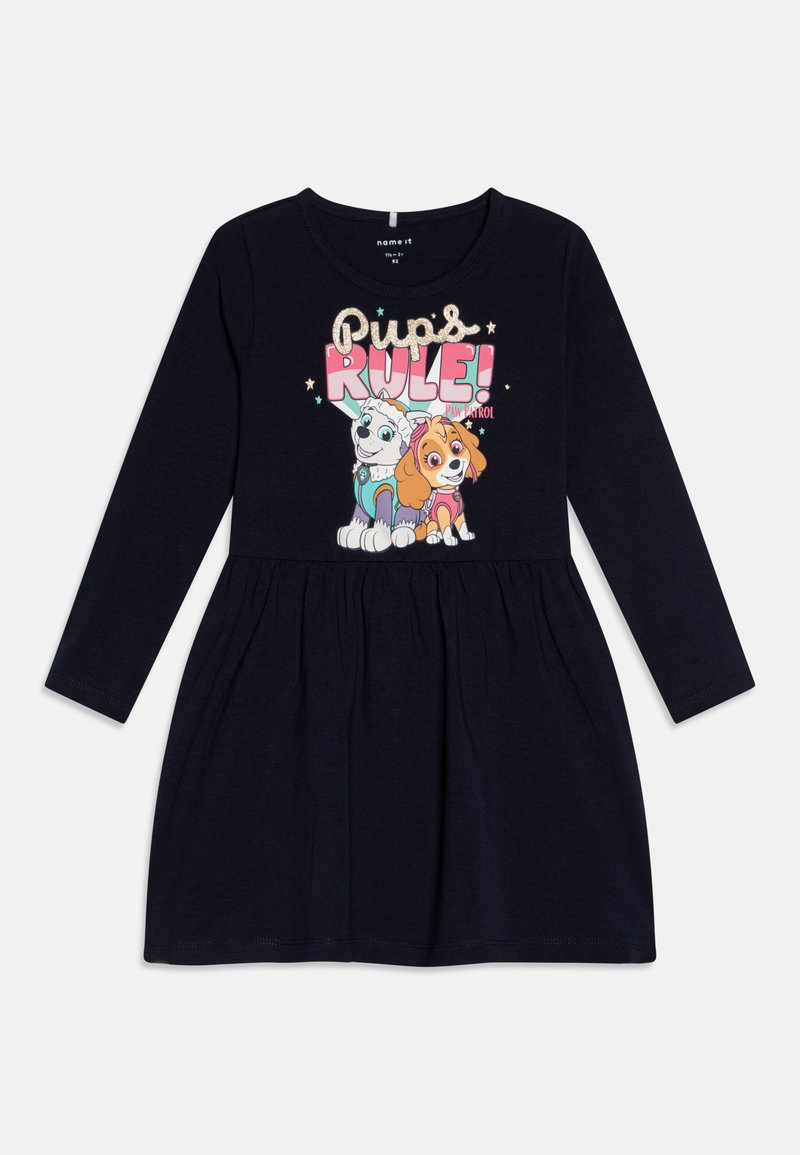 Navyblaues langärmliges Kleid mit einem ausgestellten Rock, ausgestattet mit einer Grafik von zwei Cartoon-Hunden und dem Text "Pups Rule!" in glitzernden Farben.