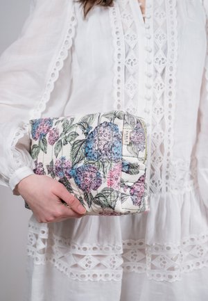 HYDRANGEA LARGE - Wash bag - ivory