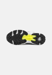 Fila ACTIX - Baskets basses - black/safety yellow