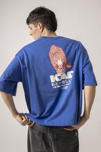 Royal blue cotton t-shirt with loose fit, featuring a leopard graphic in red and white text saying "KAO” and “I'M WAITING FOR."