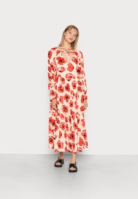 Monki Vestido de dia - poppy