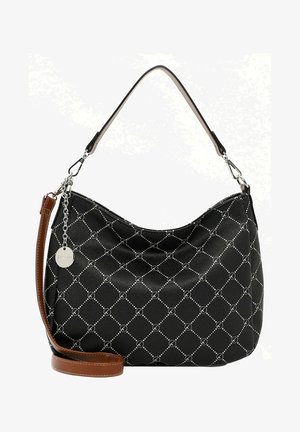 Bolso de mano de cuero negro con un patrón acolchado, costuras plateadas y una correa de hombro marrón desmontable. Cuenta con un charm metálico circular.