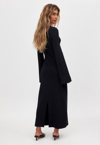 NA-KD Maxiklänning - black