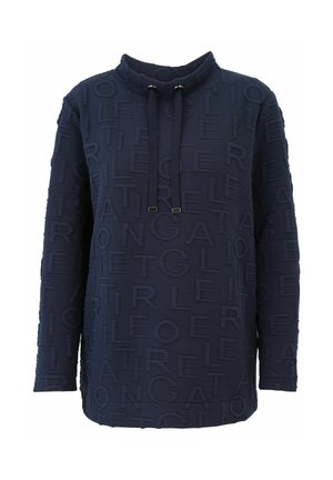 Marineblauer Pullover mit langen Ärmeln und durchgehend strukturierten, erhabenen Buchstaben sowie einem Kordelzug am Kragen.