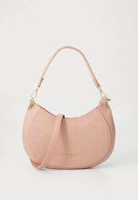 Δεν επιλέχθηκε, cipria