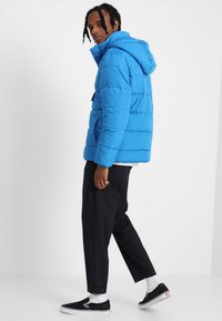 Urban Classics PULL OVER PUFFER  - Žieminė striukė - brightblue