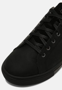 UGG BAYSIDER LOW WEATHER - Baskets basses - black