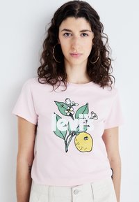 Levi's® T-shirt con stampa - pink/almond/chalk