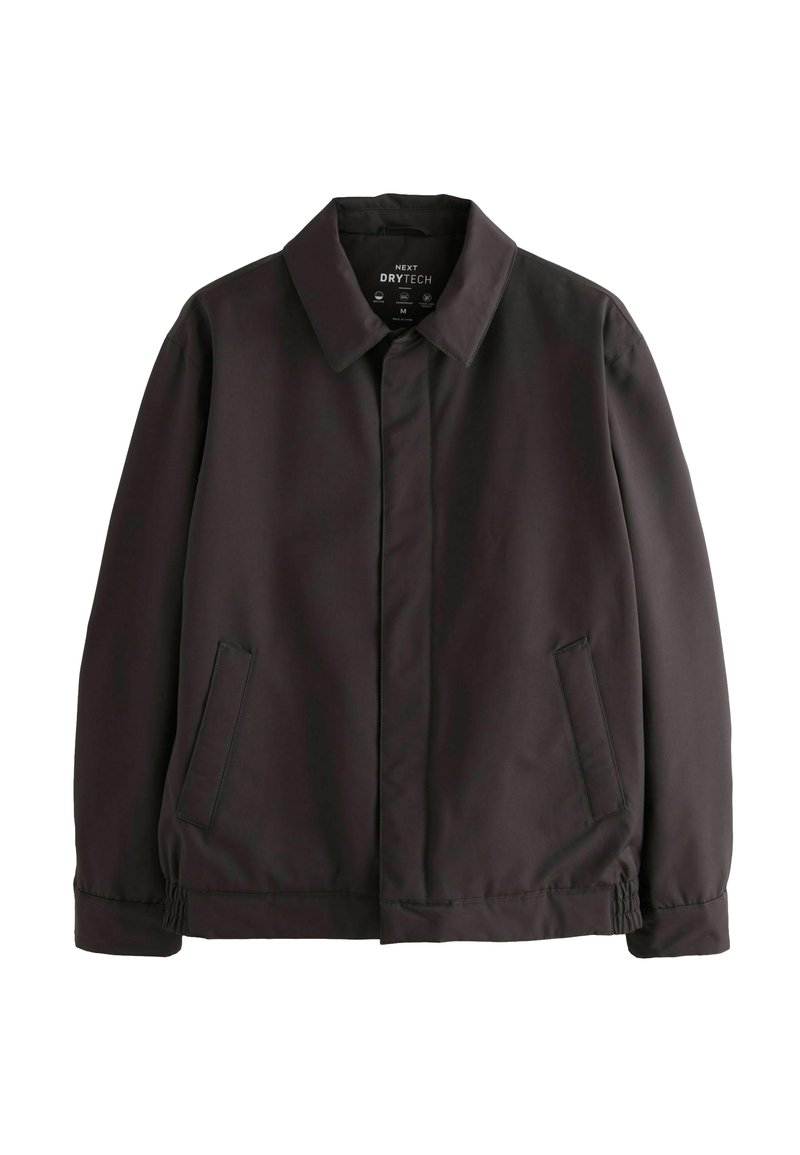 Schwarze, leichte, wasserabweisende Jacke mit einem kragenförmigen Ausschnitt, zwei seitlichen Taschen und elastischen Bündchen für eine taillierte Passform.