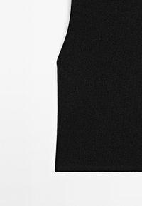 Thumbnail Image 8