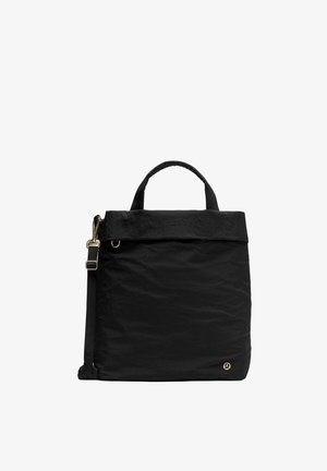 Čierna textilná taška s textúrovaným povrchom, hornou rukoväťou, odnímateľným ramenným popruhom a zlatými detailmi.