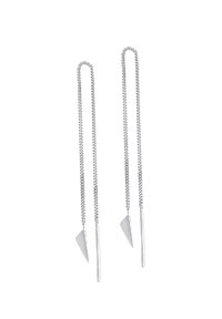 Pendientes de plata con un diseño de cadena, con distintivos colgantes en forma de triángulo y palo, que añaden detalle geométrico y textura.