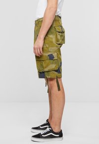 Brandit ACCESSOIRES URBAN LEGEND CARGO  - Šorti - swedish camo