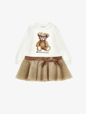 Rochie albă cu mâneci lungi, cu un corp din fleece, având un grafic cu un ursuleț de pluș purtând ochelari de soare și un brâu din catifea maro cu o funda; fustă din tull.