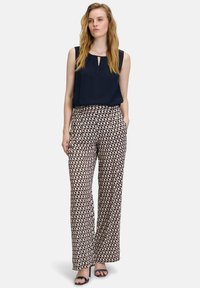 Betty Barclay MIT RUNDHALSAUSSCHNITT - Blouse - dunkelblau