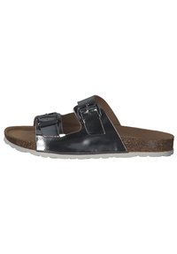 Sandali slide in pelle verniciata nera, con due fibbie regolabili, fondello in sughero, base testurizzata, suola leggera, design minimalista.